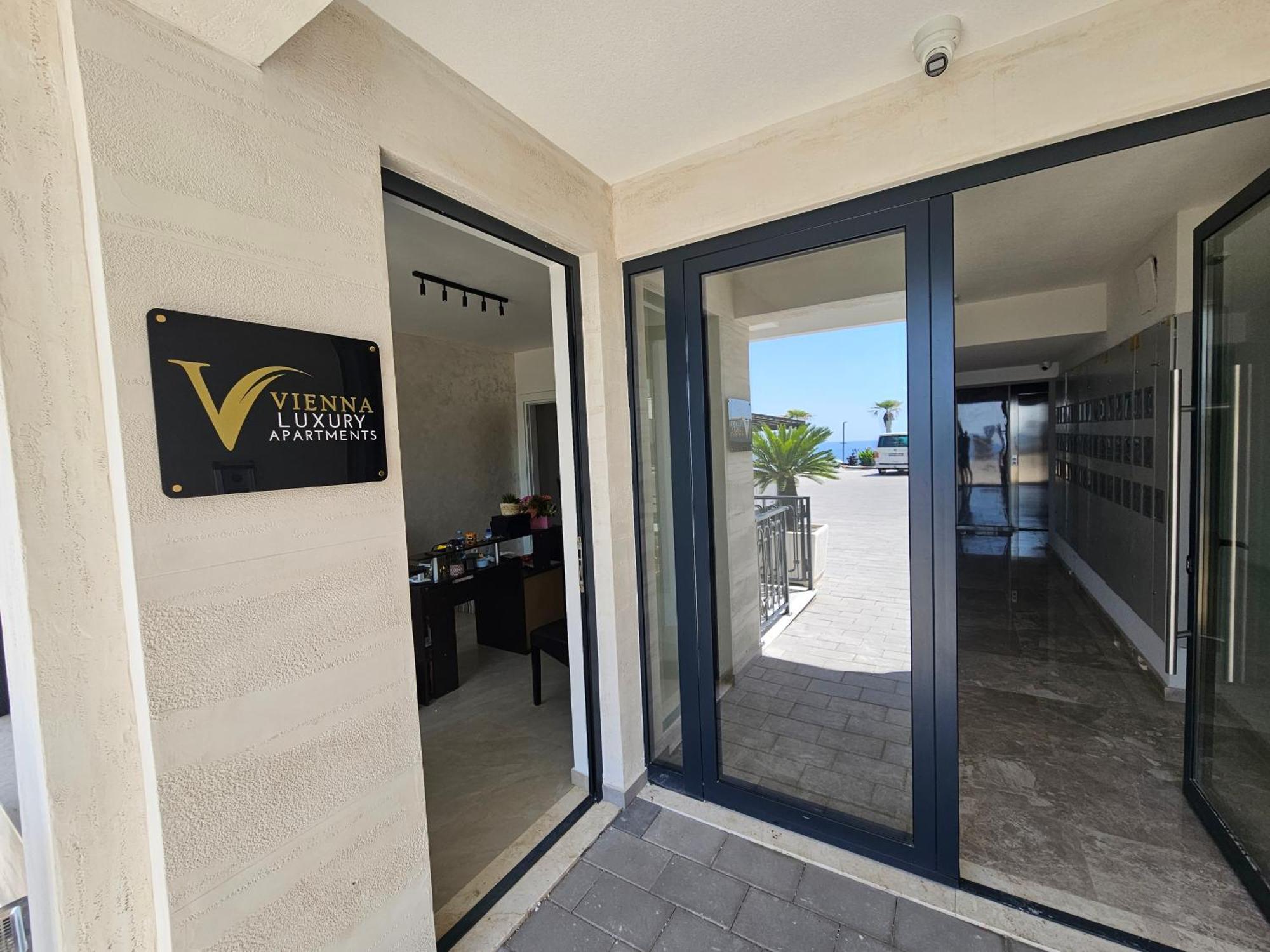 Vienna Luxury Apartments دوبرا فوفا المظهر الخارجي الصورة